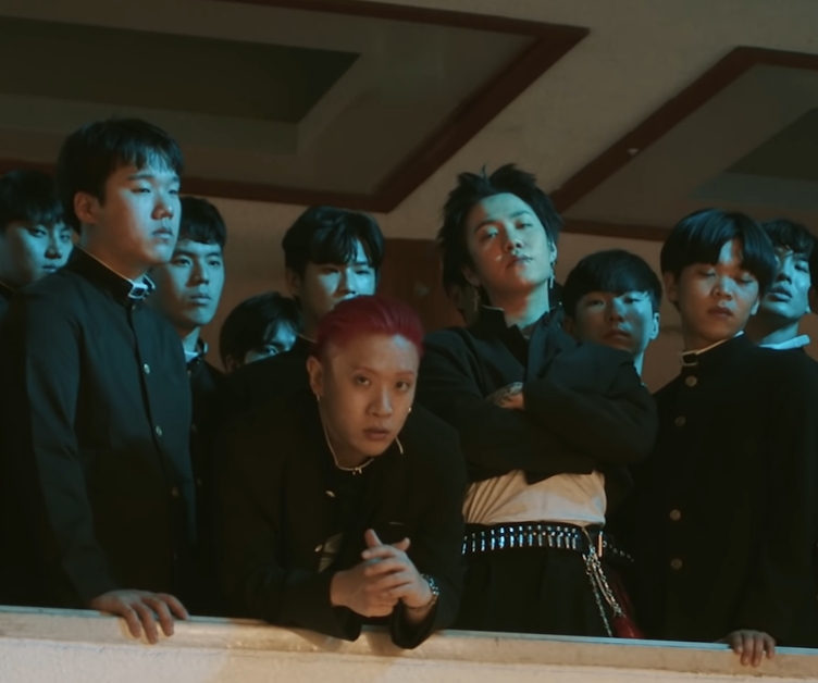 BLOO, nafla "Nae tat" MV